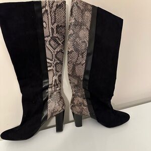 Cosmopolitan Black and Snake Pattern Heeled Boots